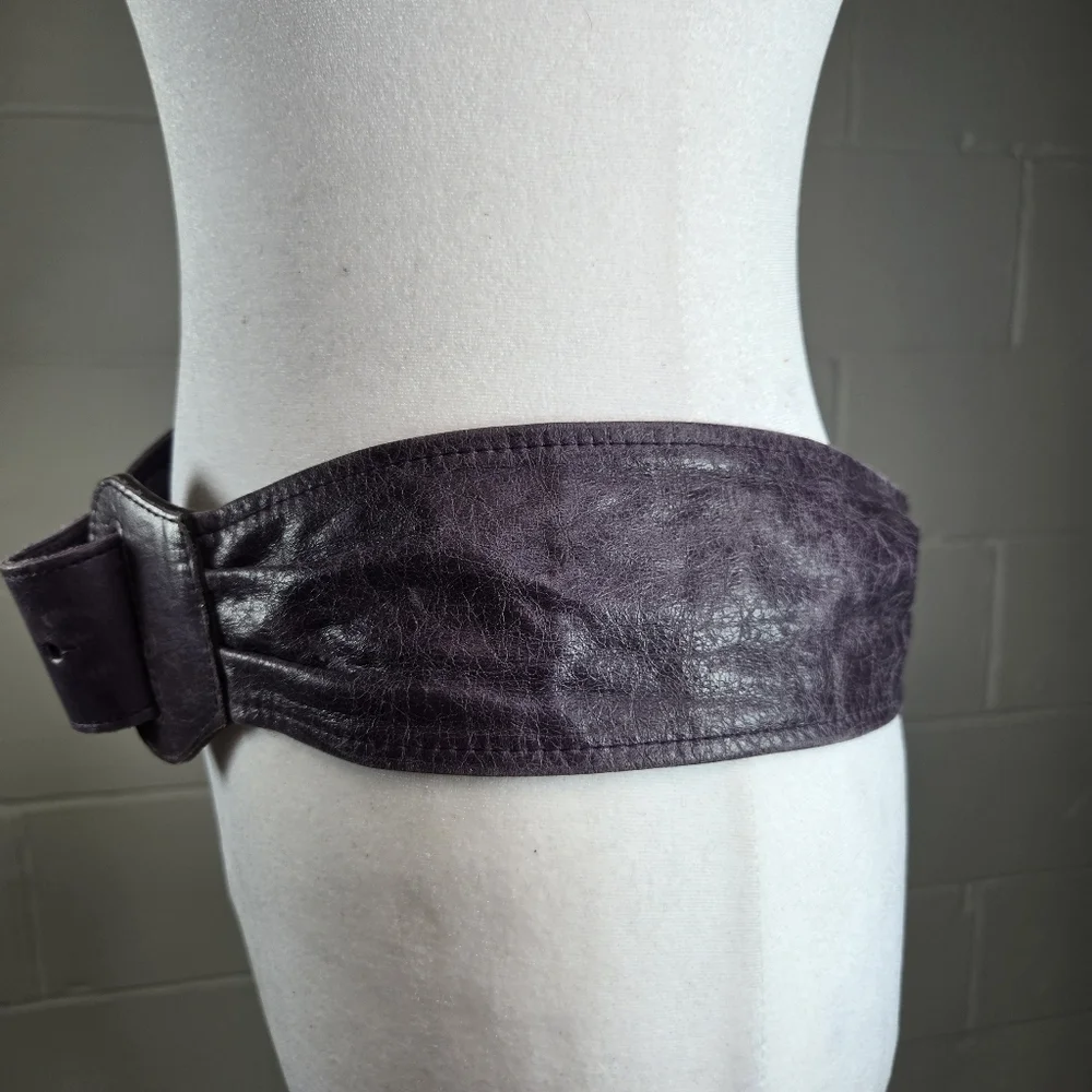 Vtg light purple soft Slouchy  leather loop boho belt